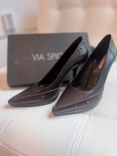 VIA SPAGO HEELS, 8.5