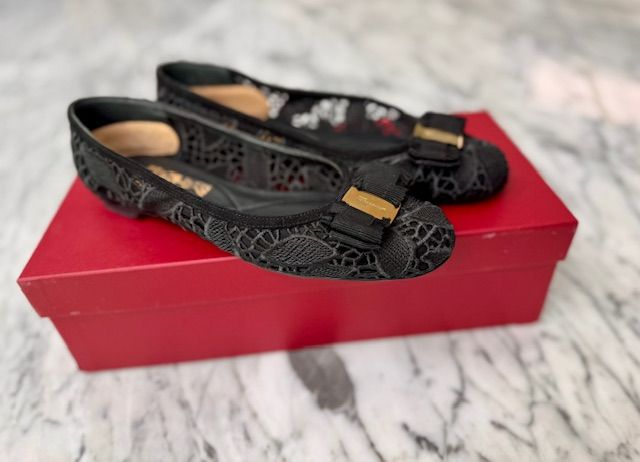 SALVATORE FERRAGAMMO FLATS, 31 (5.5 US)
