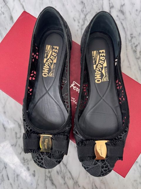 SALVATORE FERRAGAMMO FLATS, 31 (5.5 US)