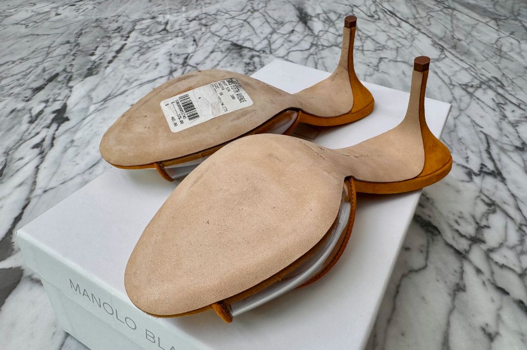 MANOLO BLAHNIK MULES, 36/US 6