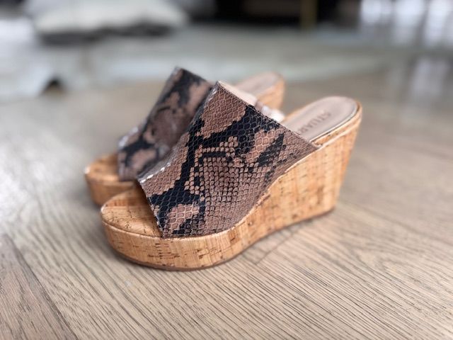 STUART WEITZMAN WEDGE HEELS, 36 / US 6M