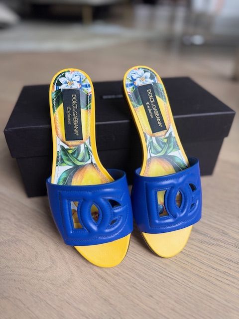 DOLCE & GABBANA FLATS, 36/US 6