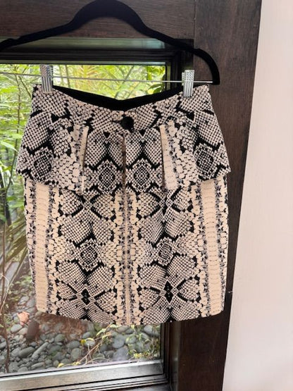 NANETTE LEPORE SHORT SKIRT, 2