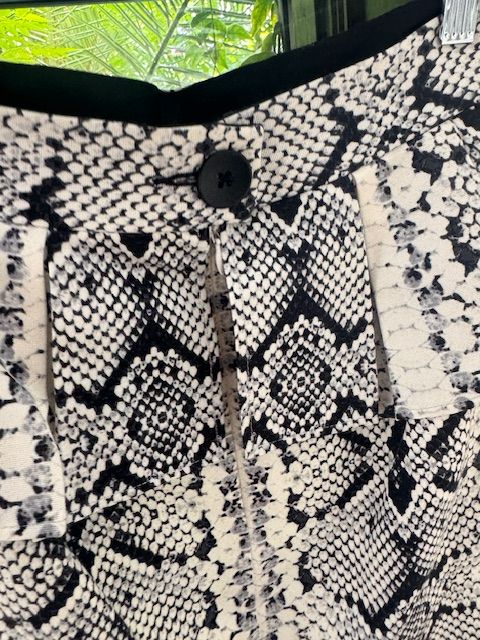 NANETTE LEPORE SHORT SKIRT, 2