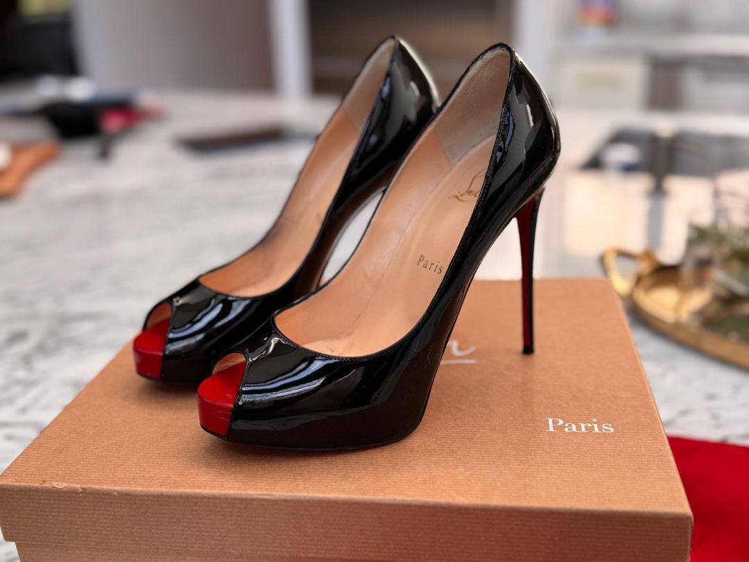 CHRISTIAN LOUBOUTIN DESIGNER HEELS, 37.5 (US 7/7.5)
