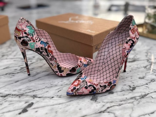 CHRISTIAN LOUBOUTIN DESIGNER HEELS, 37.5 (US 7/7.5)