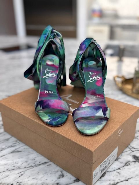CHRISTIAN LOUBOUTIN DESIGNER HEELS, 37.5 (US 7/7.5)