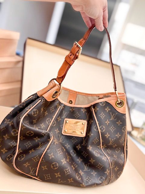 LOUIS VUITTON DESIGNER HANDBAG, SHOULDER BAG